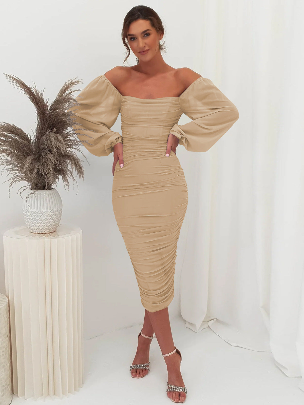 Elegant Square Neck Bodycon Dress with Lace Detailing and Long Sleeves for Special Occasions Bridesmaid Dresses