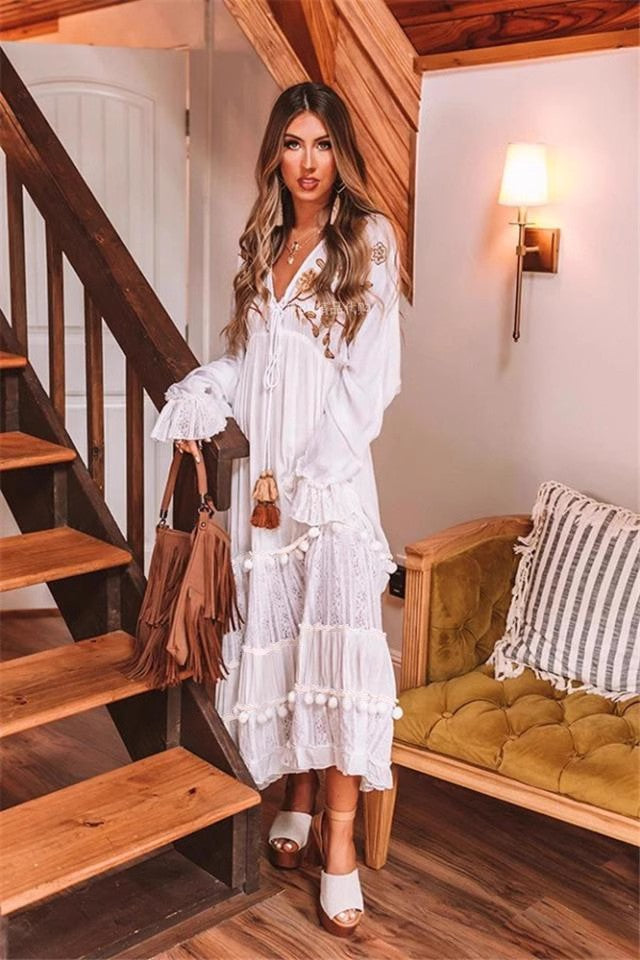 Enchanting Floral Maxi Dress for Spring A Line Silhouette with Long Sleeves Elegant Style