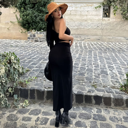 Solid Color Maxi Dress with Cutout Detailing for a Sophisticated Evening Look