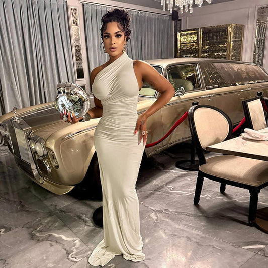 Sleek One Shoulder Maxi Dress for Winter Elegance Chic Bodycon Silhouette Evening Gown
