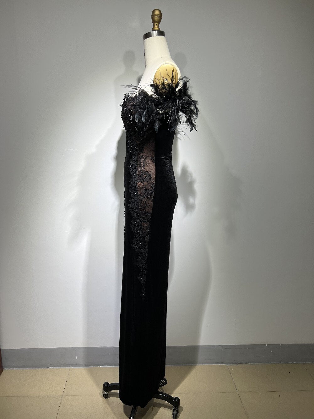 Sultry Black Maxi Dress with Halter Neckline for Evening Parties and Special Occasions