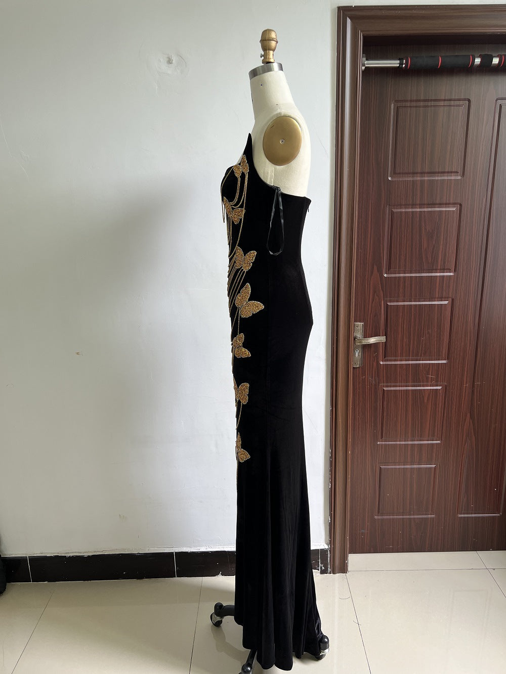 Sleek Black Maxi Dress with Chain Strap Details for Glamorous Evenings Evening Gown