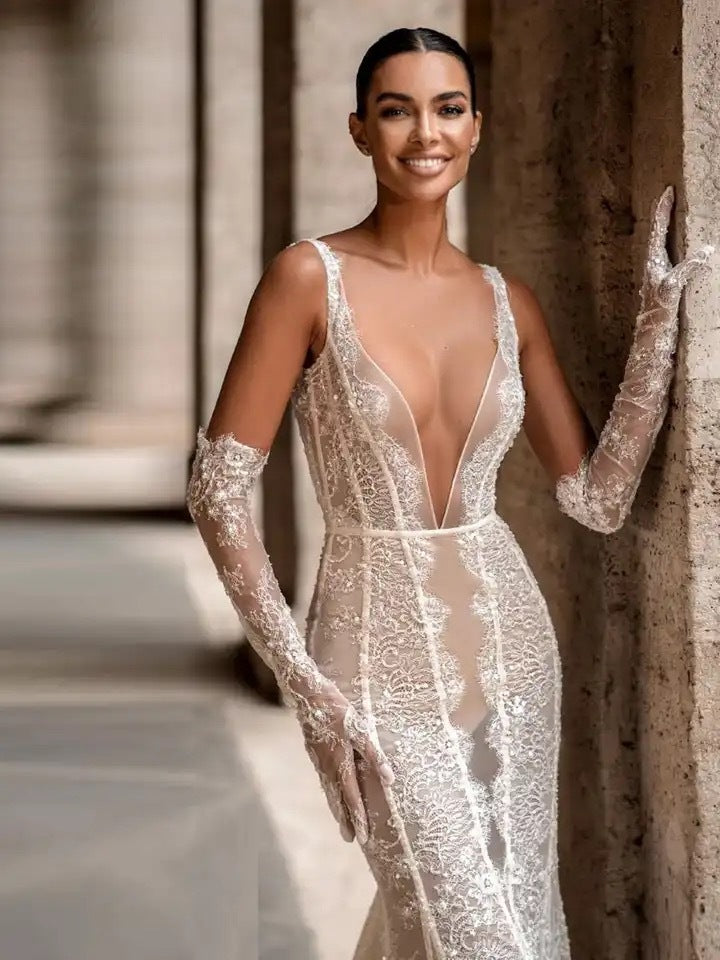 Sleeveless Maxi Dress with Lace Detailing for Special Occasions Evening Wear