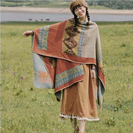 Cait - Chique Boho Poncho