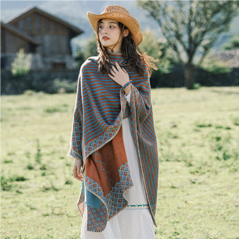 Cait - Chique Boho Poncho